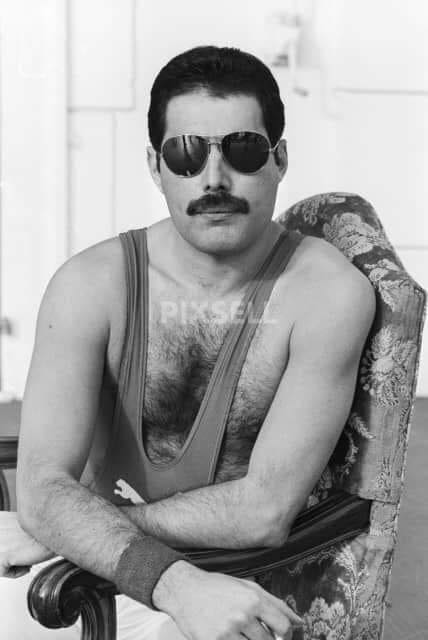 mercurysarchive's tweet photo. Freddie Mercury posing for @voguemagazine – Sanremo, Italy, 1984.
#FreddieMercury https://t.co/YsAfOG2oSO