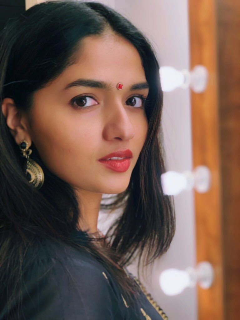 TheSunainaa's tweet photo. Su clicks 😊 and this happens @suclicks https://t.co/skVVZneDJ5