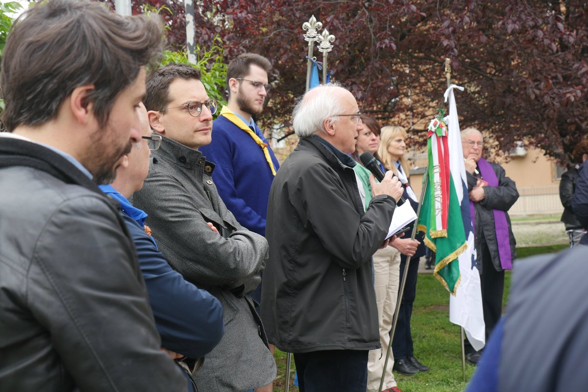 Inaugurato il Parco Aquile Randagie
Affianco alla targa è stato scoperto anche il cartello storico illustrativo che riporta le tracce di ciò in cui le Aquile Randagie hanno creduto e il coraggio dimostrato.
