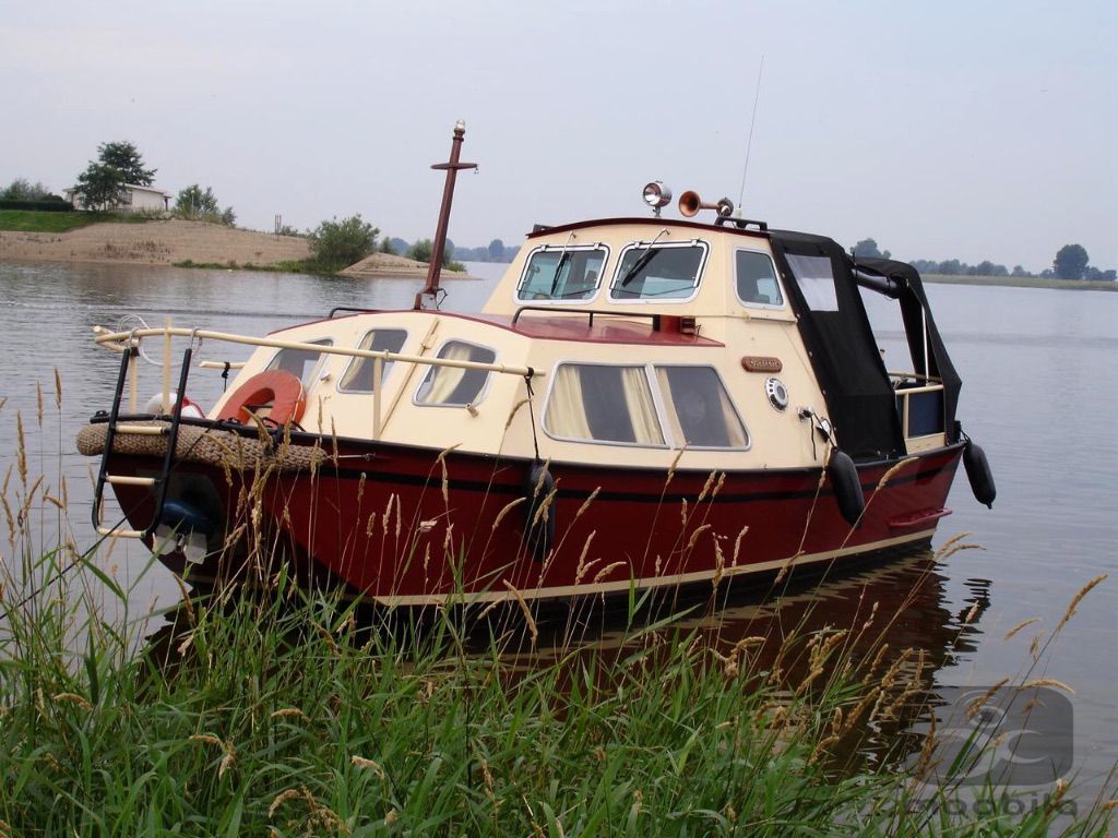 bootkopen_nl's tweet photo. Stalen motorboot klassieker
Doerak 650 (1971) met cabrioletkap, diepgang slechts 75 cm
#boten #boot #motorboot #botentekoop #watersport #voorjaar #lente #hiswa2019 #motorjacht #kruiser #kajuitboot
https://t.co/OzZWL63VYW https://t.co/bJodnVL95f