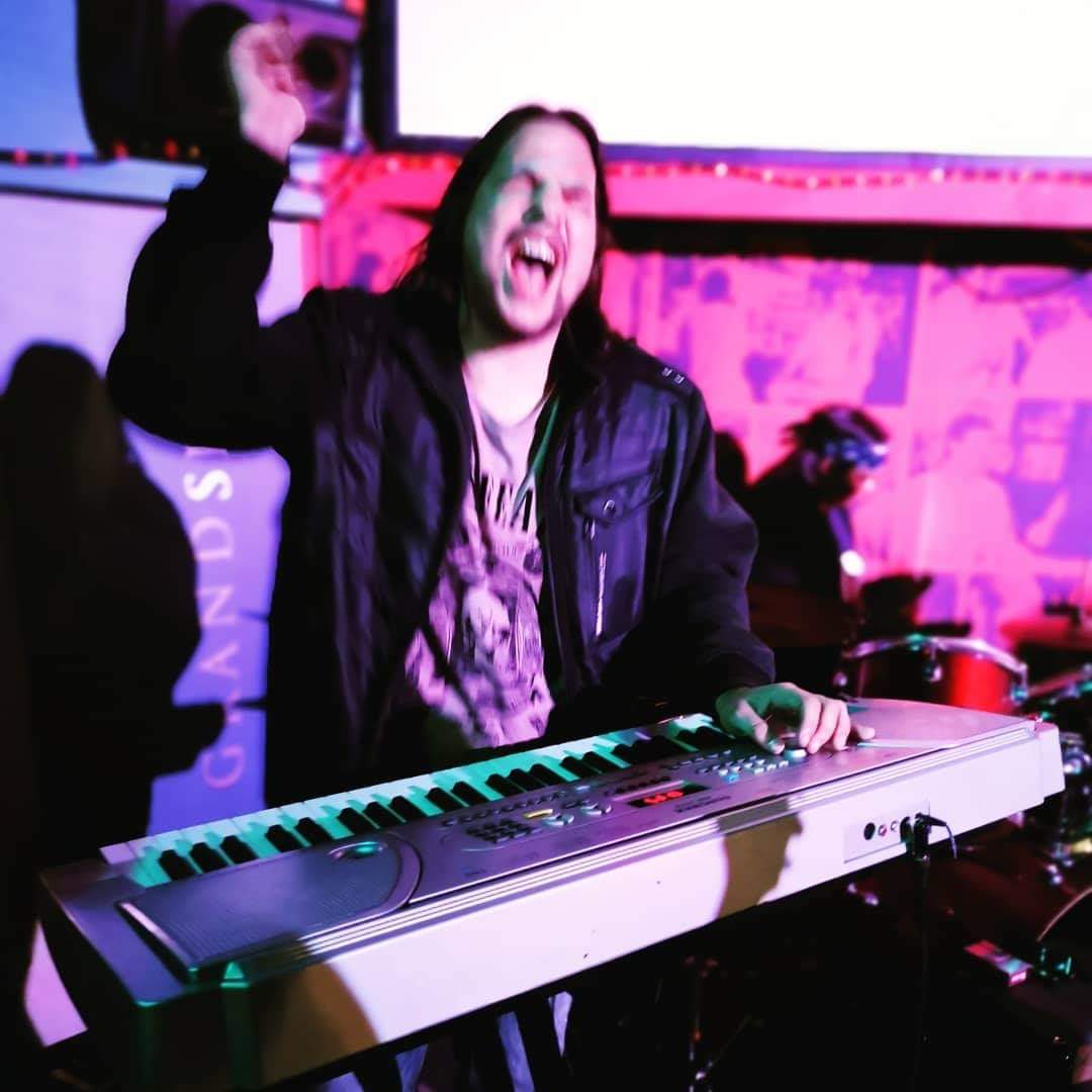 venusandsnake's tweet photo. Another great night at Ellington's! Thanks to everyone who came out! 🎸🎶🤘🏻🤘🏻 https://t.co/jNfW3hvYQO