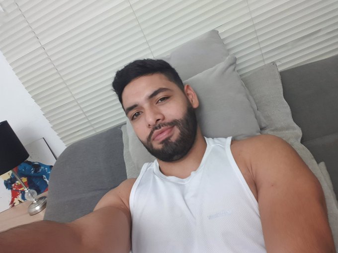 Morning and still online, come visit me at https://t.co/ZiADsOw6Ny 
#muscle #colombian #gay #hairy #bdsm