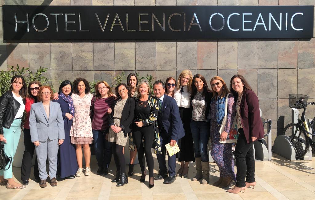 margonz19978383's tweet photo. En @ValenciaOceanic Recibimos la visita de  secretarias de dirección @Consum , acompañadas por Carlos Moreno de @BCDTravel. Un placer recibiros y enseñaros nuestras instalaciones!!!.@TrypHotels @EulaliaRMelia @Mjpy000 @ivanlostal @anacav @MeliaHotelsInt https://t.co/uDuZE2qJYy