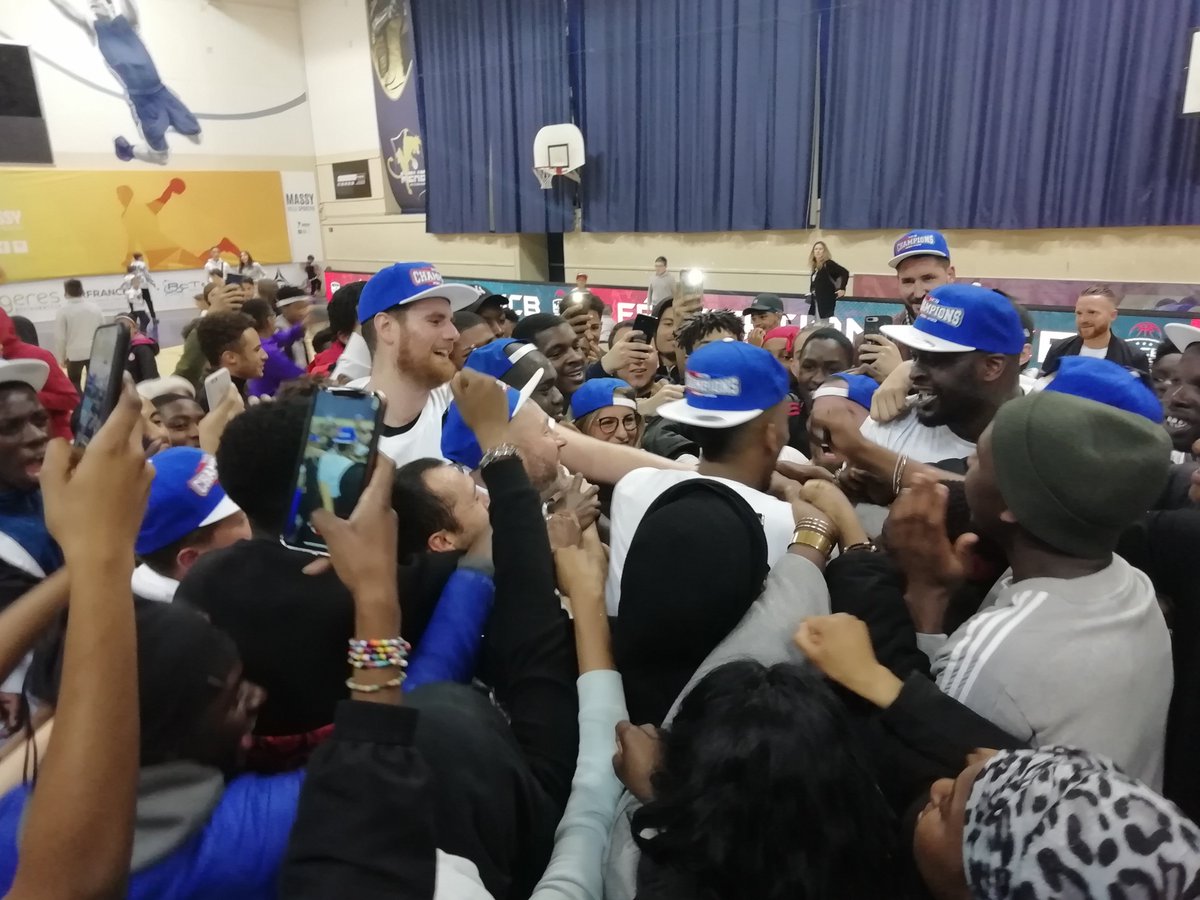 Merci au très nombreux supporters de #ctcMCB91 
youtu.be/OaGH5IVHpgo