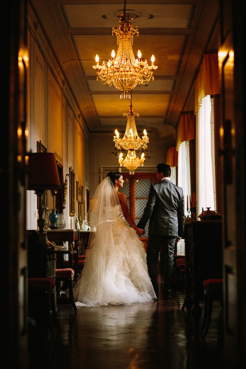 conamorewedding's tweet photo. Getting married in a historical Villa in #tuscany which offers a perfect spot for a couple shooting after the ceremony 💕 Thanks to @juliankanz for capture these special moments 📷 😍 Wedding featured on @weddingstyle https://t.co/GiU8jcRfwb