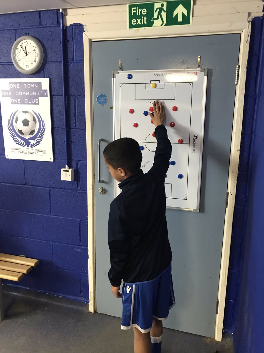 Bens9n Soccer School tweet media