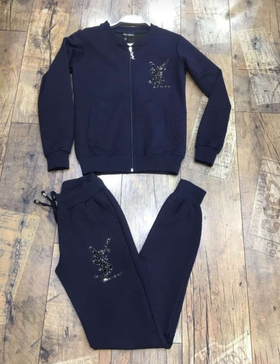 StyledByJay_1's tweet photo. Hey beautiful ladies ππ½
Great two piece sets, tracksuits and sneakers πΊπΊ
Available immediately βΌοΈ
Please DM for price π
RT THIS π€ΈββοΈ
#IscefeIsSomeoneWho
#SundayMotivation
#SingleFlames https://t.co/tI1vdLBG8A