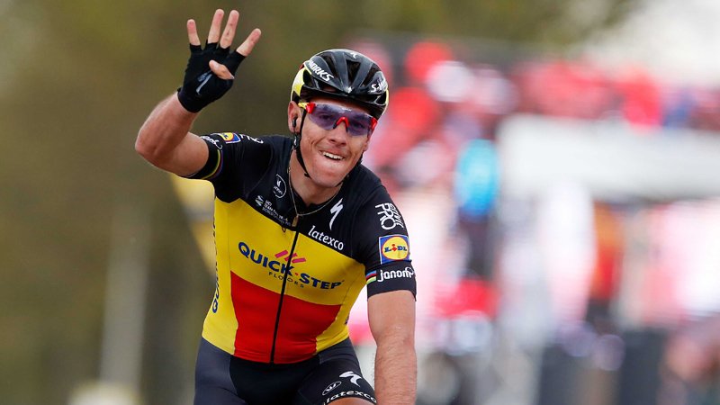 A 36 ans, le #belge #PhilippeGilbert remporte la #117e édition de #Paris-#Roubaix