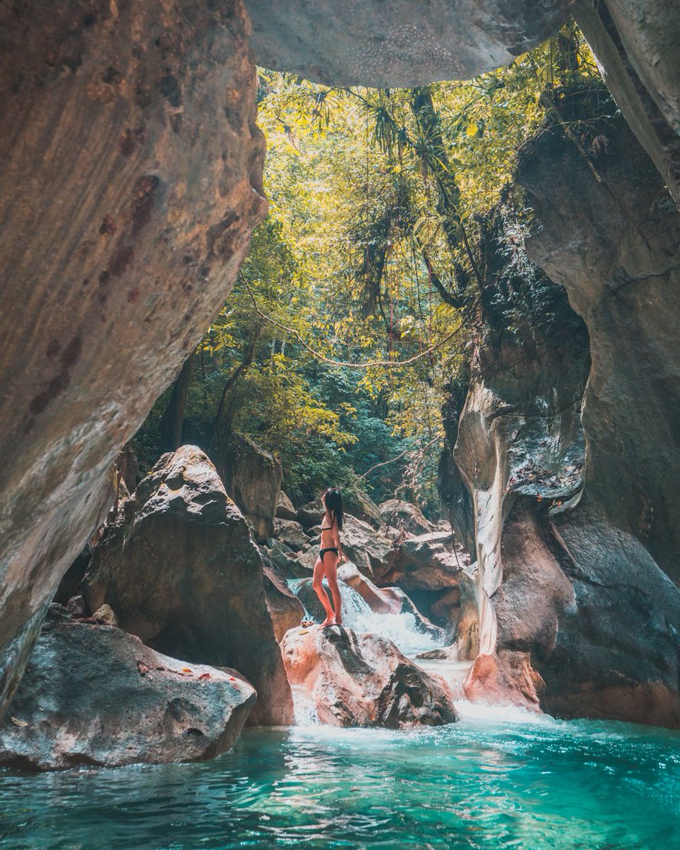 Sunday Blues at one of the most magical spots in Dominican Republic, the Bahoruco River. 

💃: <a href="/nomadicfare/">Wendy | Nomadic Fare</a>

📍Bahoruco River