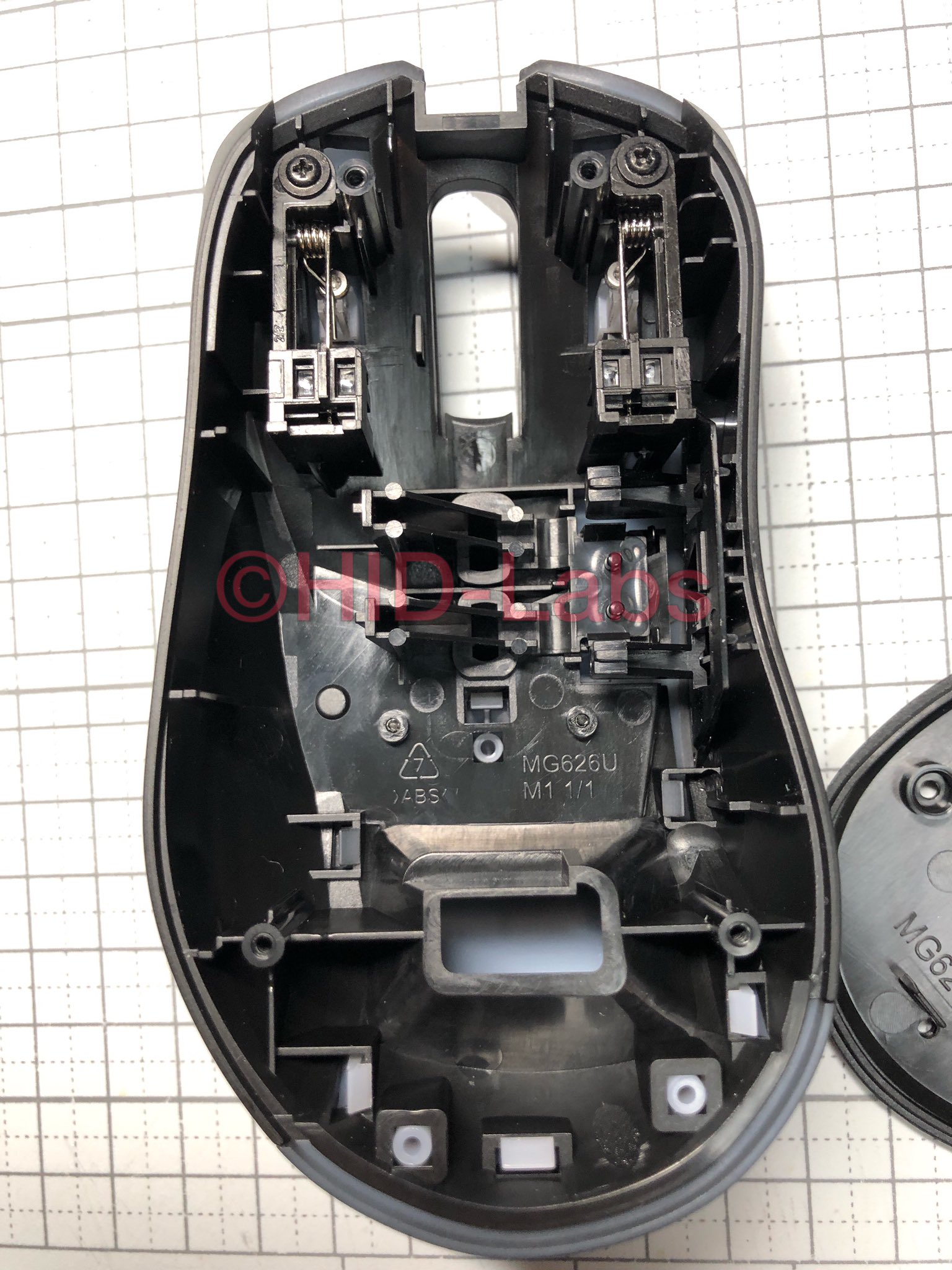 Hid Labs 先日のサンワサプライ 400 Ma112を分解してみました 3360搭載でケーブルを外した状態だと81 4gほどです T Co 1xvbarafac Twitter