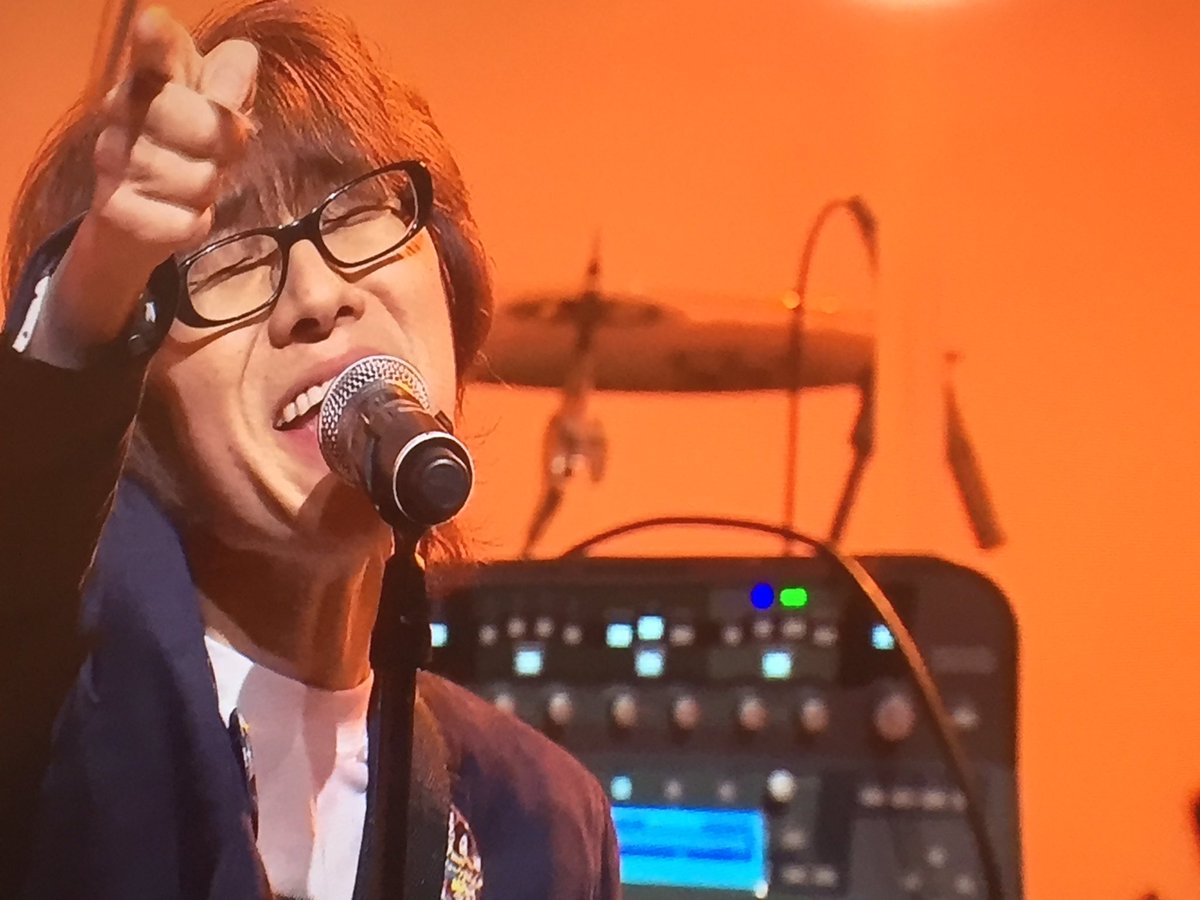 日付が変わって今日は15日。 ALFEEの真ん中、別名「眼鏡をかけた