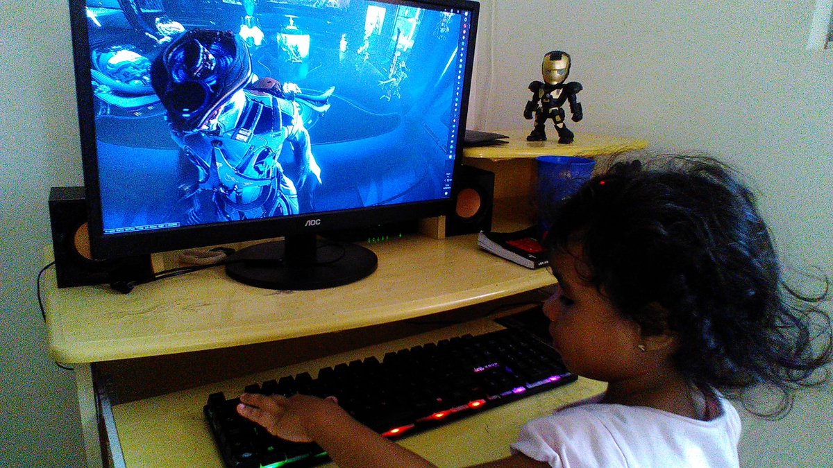 MatadoireMVR's tweet image. Farming sem parar com ajuda do mini bot. XD
#Warframe #frost #pyrana #hydron @PlayWarframe @rebbford @sj_sinclair