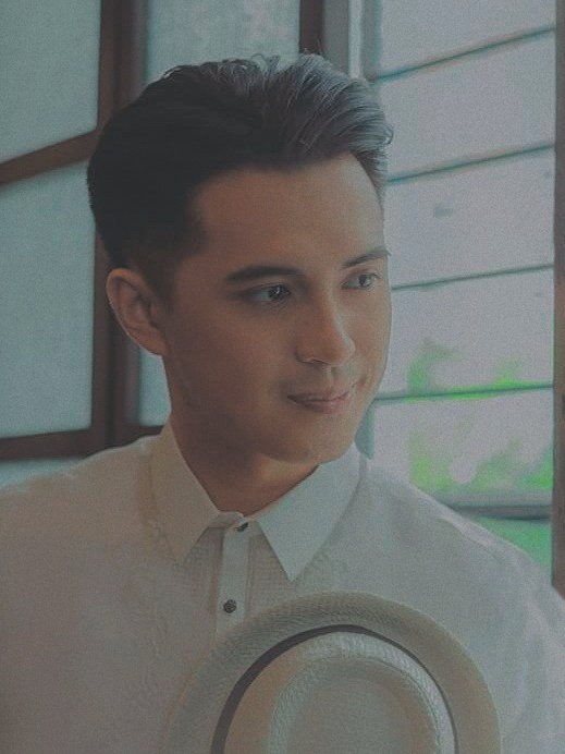 morteIIi's tweet photo. "Ako'y sayo at ika'y akin
Yan ang nakasulat sa mga bituin,
Balutin man ng mga ulap ang langit,
Wala pa ring makapipigil sa atin" 

Para sa lahat ng lumalaban para sa MarNella, #HappyMarNellaDay! ♡

#MarNellaForILYSince1892 https://t.co/gfvT4rE5Iq