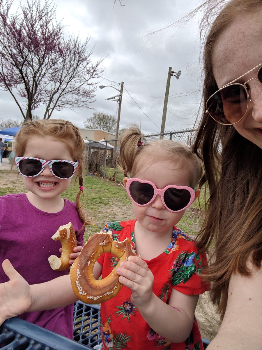 MrsMooreTeach's tweet photo. Having a blast at Hootfest! Glitter tattoos, House of Paws animals, and pretzels are a hit with my two daughters. 😊 #BeBraveBeBoldBeYou https://t.co/8zsuzb3F5C