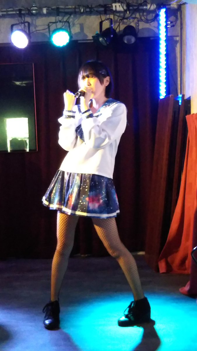 JijiToru's tweet photo. 【本日の1枚】
L.F.P １部 in RED BRUSH arena

編みタイツday⚠
キャッチマイハート💓
ドキドキが止まらない f(^_^)

#仙台flavor
#伊達夏海🍊
#REDBRUSH
#なっちゃんなまらめんこちゃん💛
#4月はコール強化月間💢 https://t.co/dZhRZzP9Rj