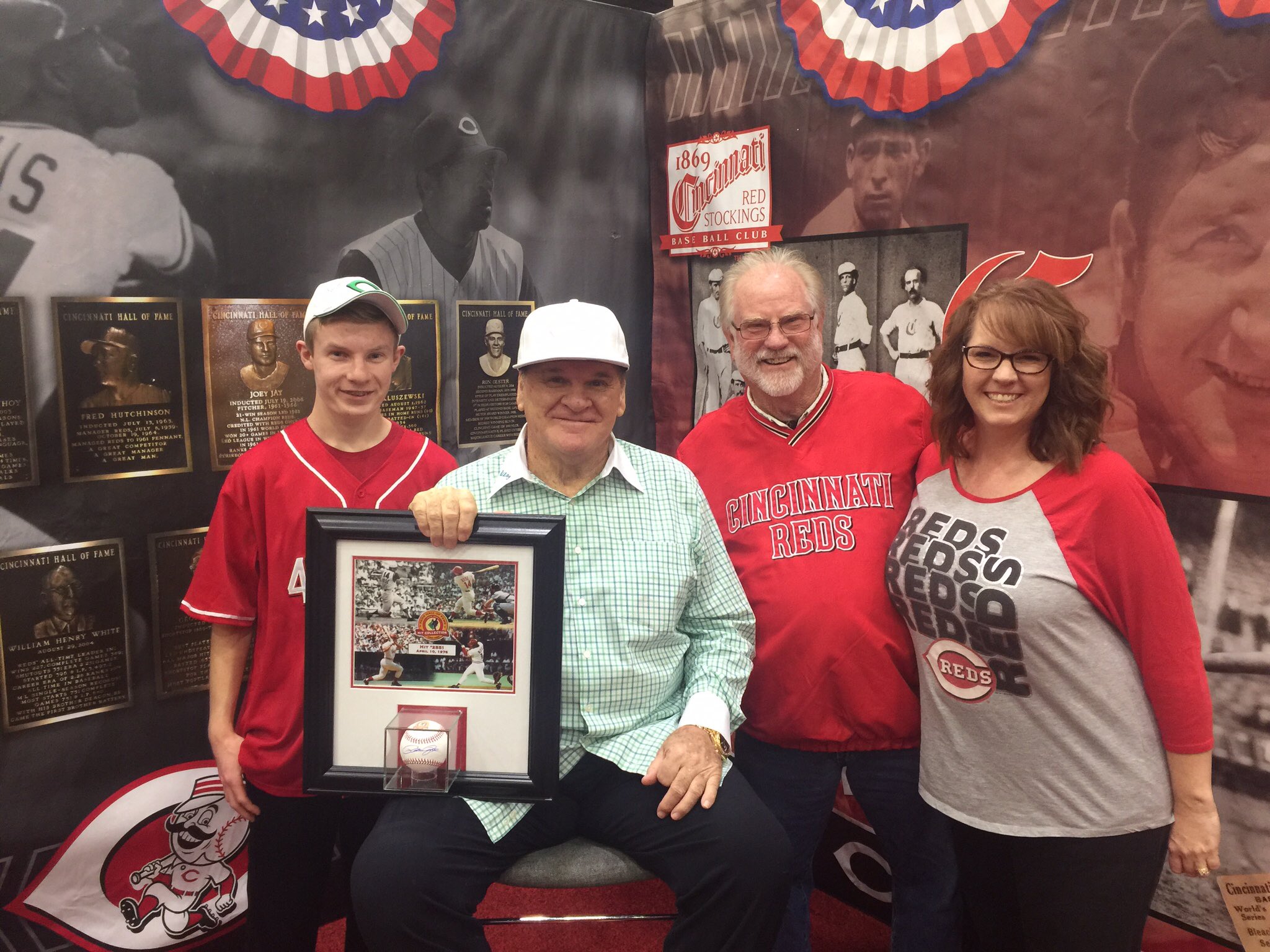 HAPPY BIRTHDAY TO THE HIT KING, PETE ROSE!!!...FROM THE BURKHARDT AND WAGNER FAMILIES IN SOUTH WEBSTER OHIO... 