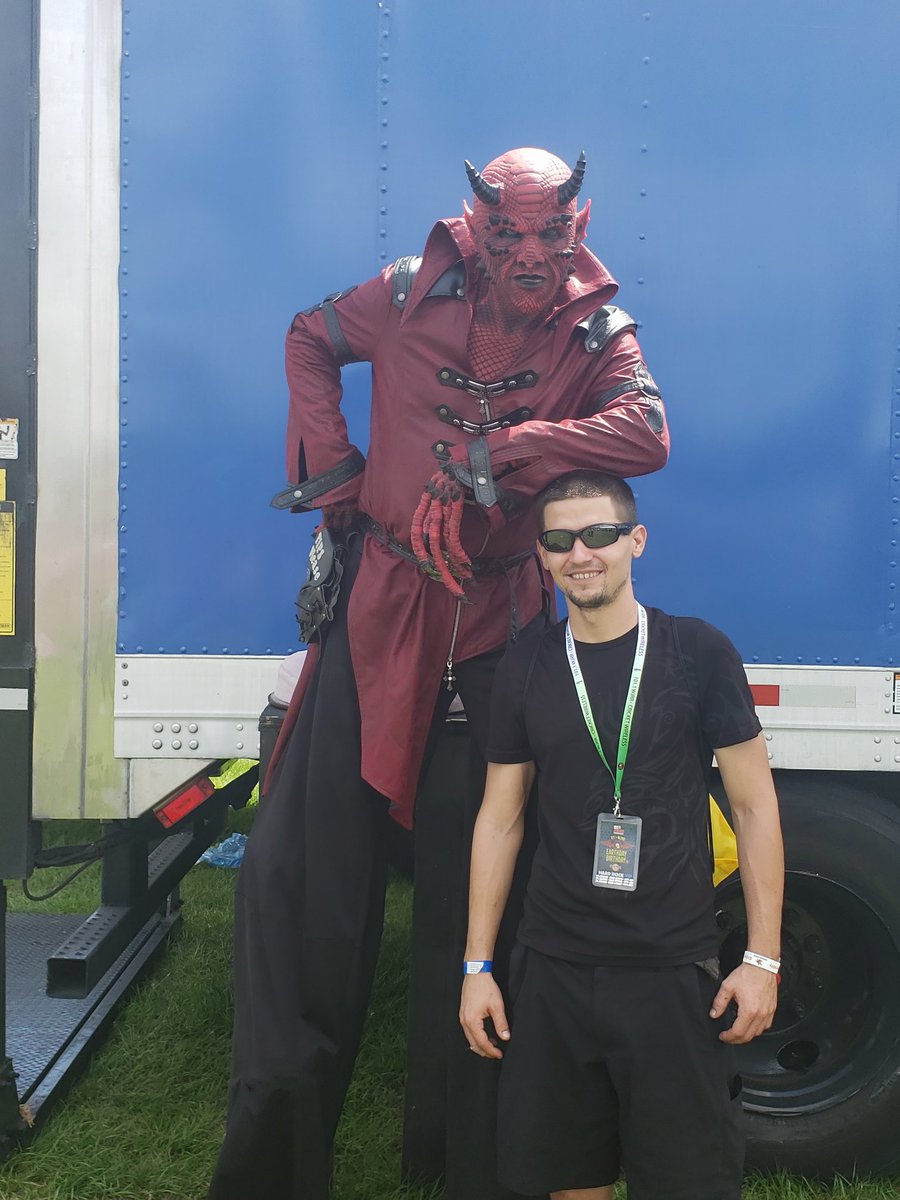 LolzThisKid's tweet photo. This guy was awesome! #EDBD26 https://t.co/zwpJUkdhnT