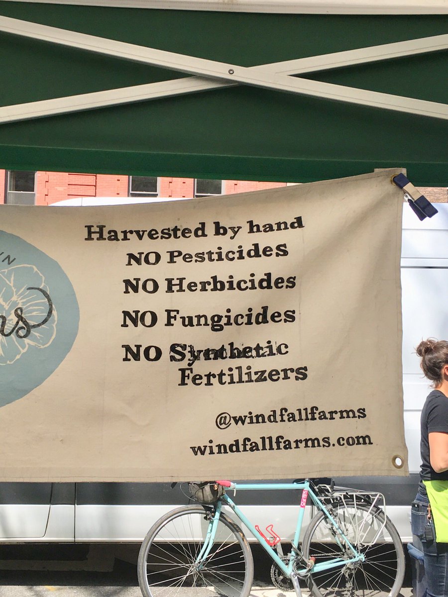 FiftyandBitchy's tweet image. .@windfallfarms the care + hard work that goes into growing the food we eat (+ there’s no better example of that than your farm) should extend to the packaging it’s sold in. There are plastic bags everywhere, and then the...eggs. Confusing message. #planetorplastic #climatechange