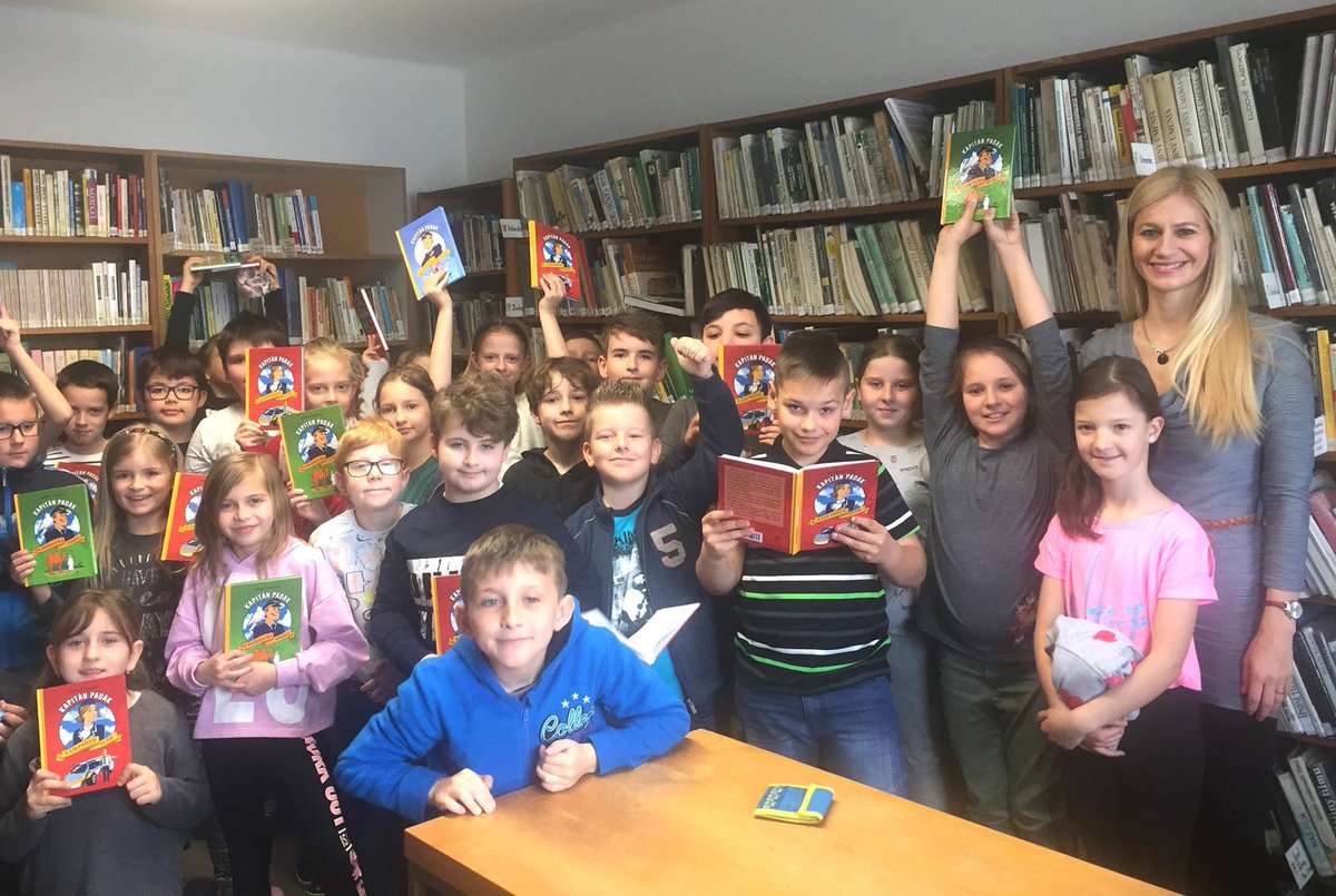 KBaluchov's tweet photo. Apríl je plný autorských čítaní v knižniciach rovnako, ako bol Marec - mesiac knihy. Nedávne čítanie v Mestskej knižnici v #Leopoldov-e bolo nádherné! 👍😃❤️ #citatelskagramotnost #kniznica #detskaKniha #kptPadak #citacka #beseda #autorskeCitanie #literatura #bookLovers #library https://t.co/2ljKaS8Fsx