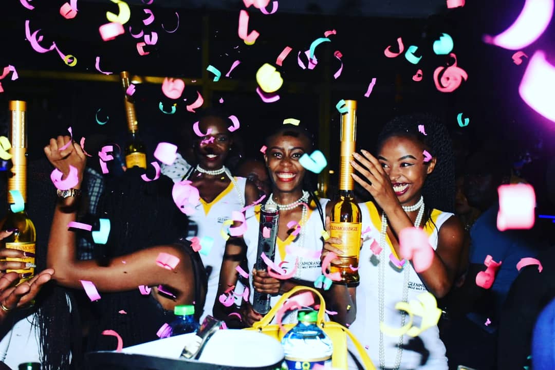ExactExperient2's tweet photo. About last night at @official40forty. The party was lit👌! Don't miss the next Original Party by @glenmorangie!
.
.
.
#ExtraodinaryParty
#GlenmorangieOriginalParties
#Glenmorangie
#40FortyLounge
#ExactExperiential
#ExactMarketing https://t.co/PUy05CdhCR