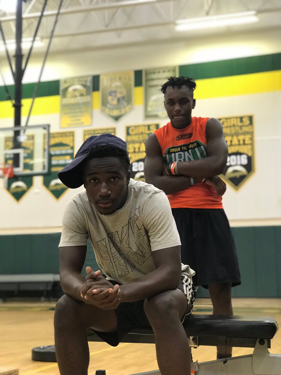 D1randy1's tweet photo. THE GOOD OLE DAYS  💯🦍💯🦍💯🦍💯🦍 https://t.co/buoQQBnI07