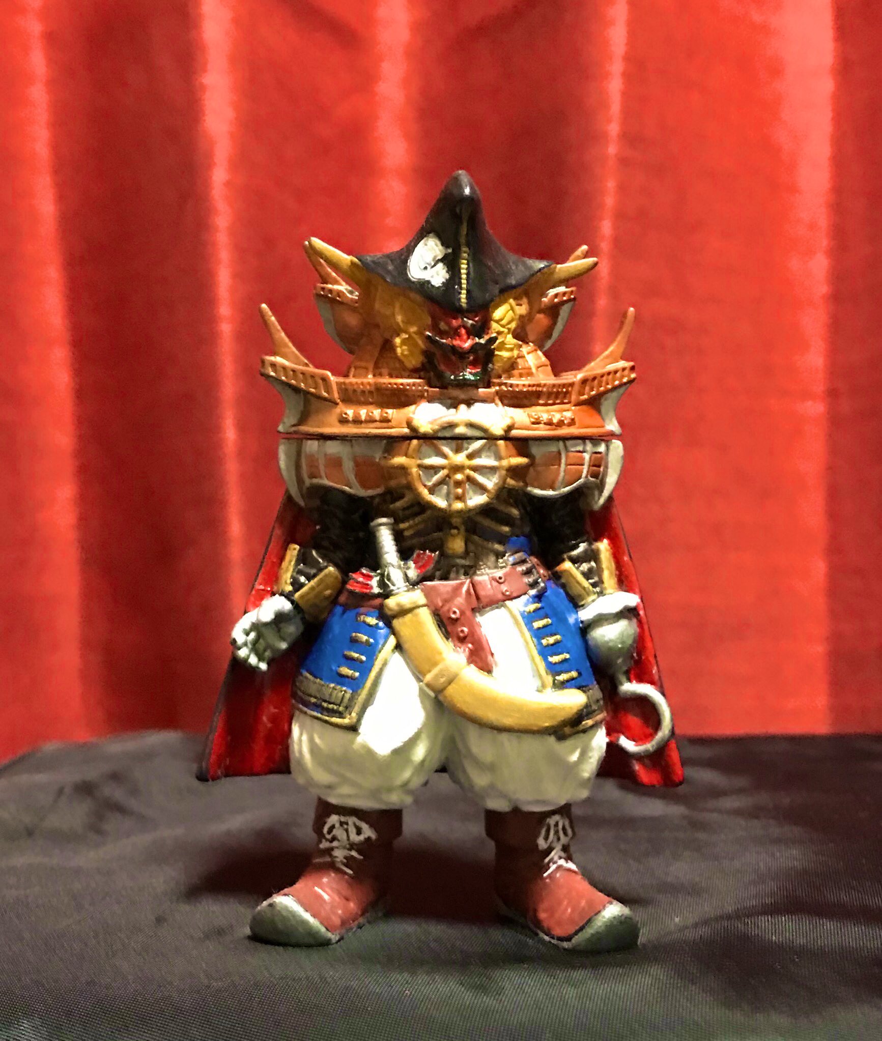 ユタカから発売されたゼイハブ船長のミニソフビ 元のはほとんど塗装されてない状態だったのでリペイントしたのだった あなたのソフビ紹介 T Co Vxritjqs4i Twitter