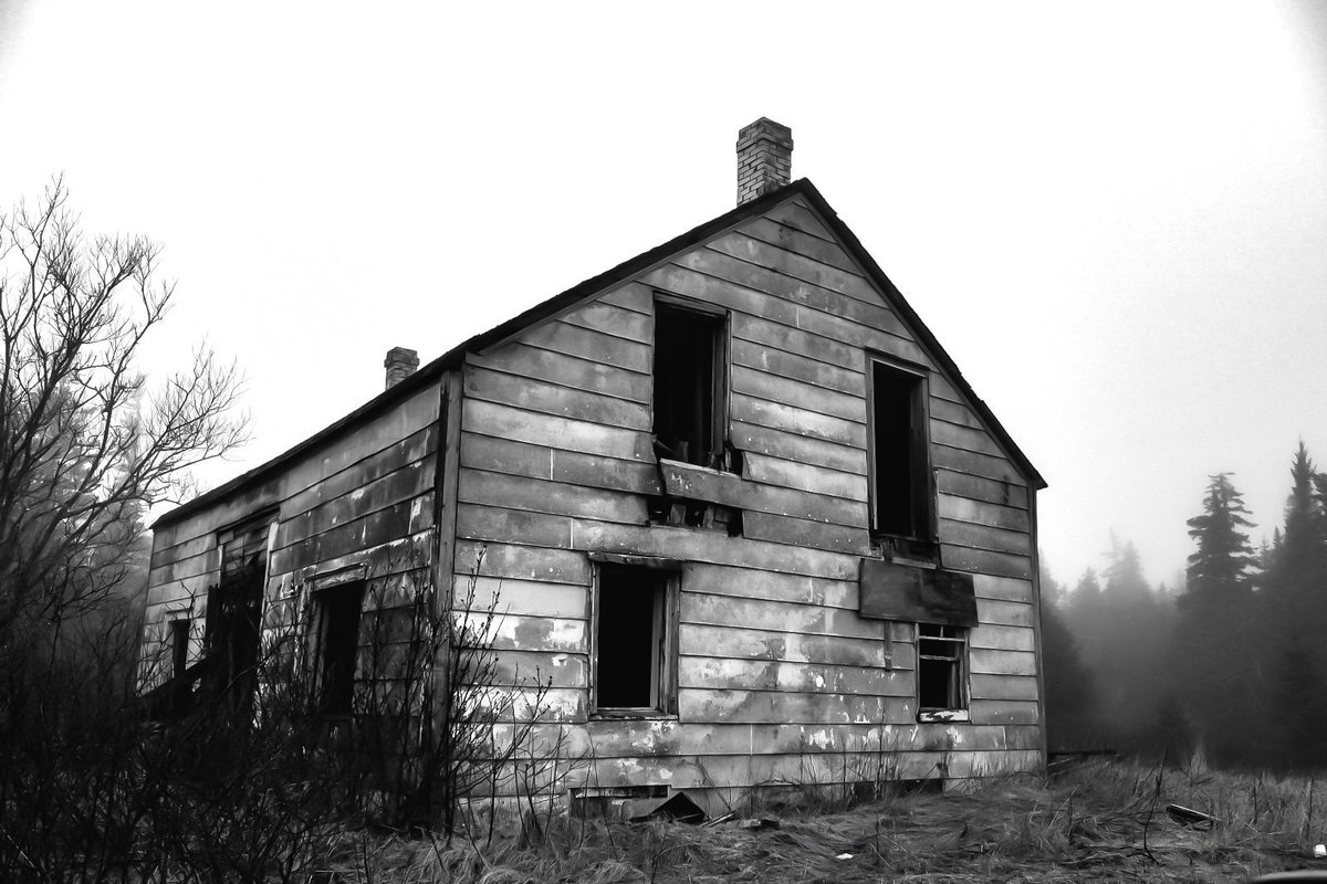 JoelBustard's tweet photo. Ghosts stories along the east coast yesterday.  Visit my #instagram and say hi.... oh wait...I think it's down,  again. #InstagramDown #whymark #MarkZuckerberg #hecanfixit https://t.co/VthA7P6gr9