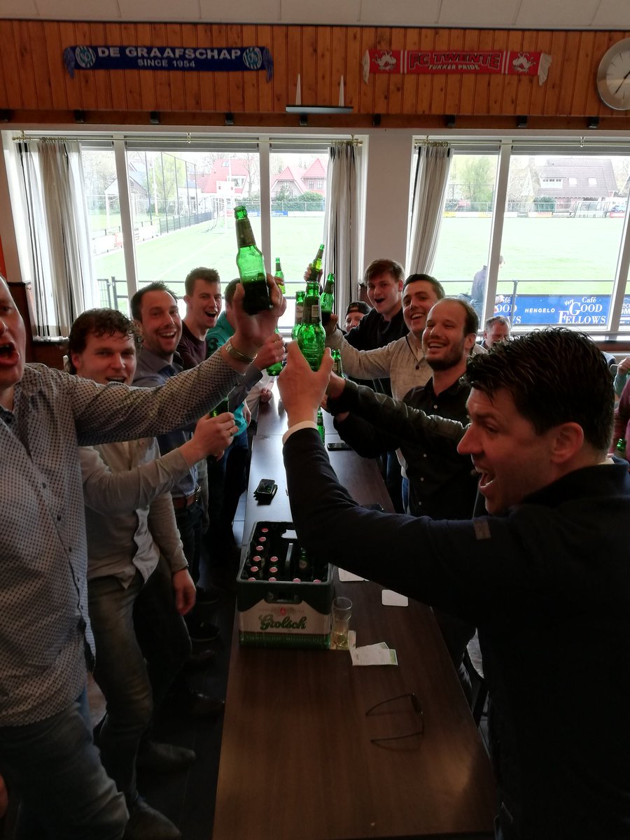 ZV3ole's tweet photo. De Zwart Witte Leeuwen walsen over Kosc heen.... 8-0....Verdiende overwinning met af en toe oogstrelend voetbal... Tot volgende week.... https://t.co/X98WgEcUEb