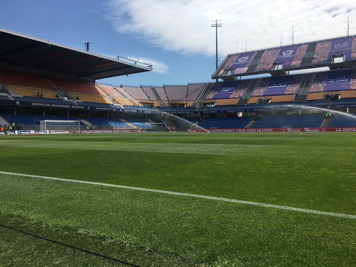 XavierDomergue's tweet photo. ☀️Heureux de vous retrouver à la Mosson pour un « derby » de l’Occitanie qui sera ensoleillé 🤙🏼 Rdv dès 14h15 pour l’avant match de ce @MontpellierHSC 🆚 @ToulouseFC 🙏 Aux côtés de Pat #ferri & Christophe #pignol déjà dans leur match 🤣 #MHSCTFC #Occitanie https://t.co/Iw4RmXocXw