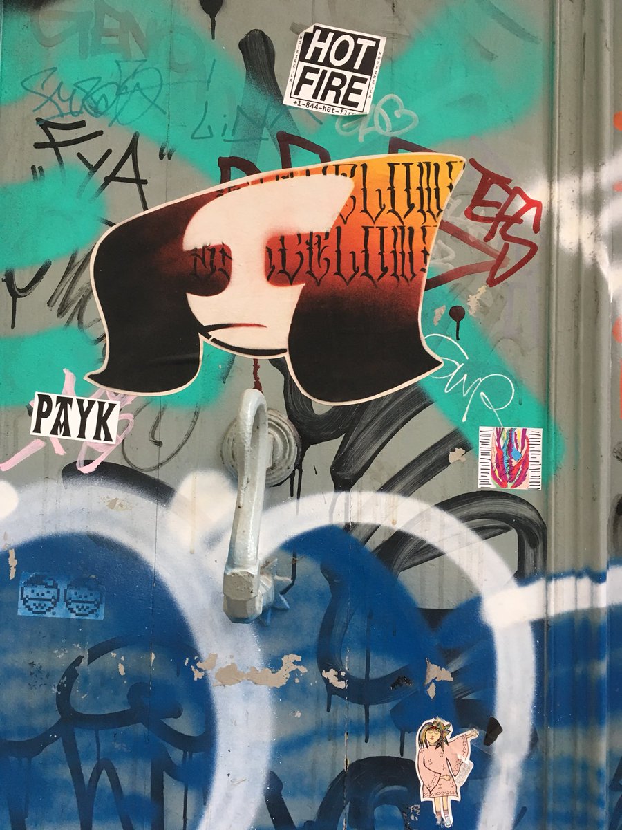 BienCuadrado's tweet photo. #streetart #graffiti #colpone #wheatpaste https://t.co/bZ5mZLGbET