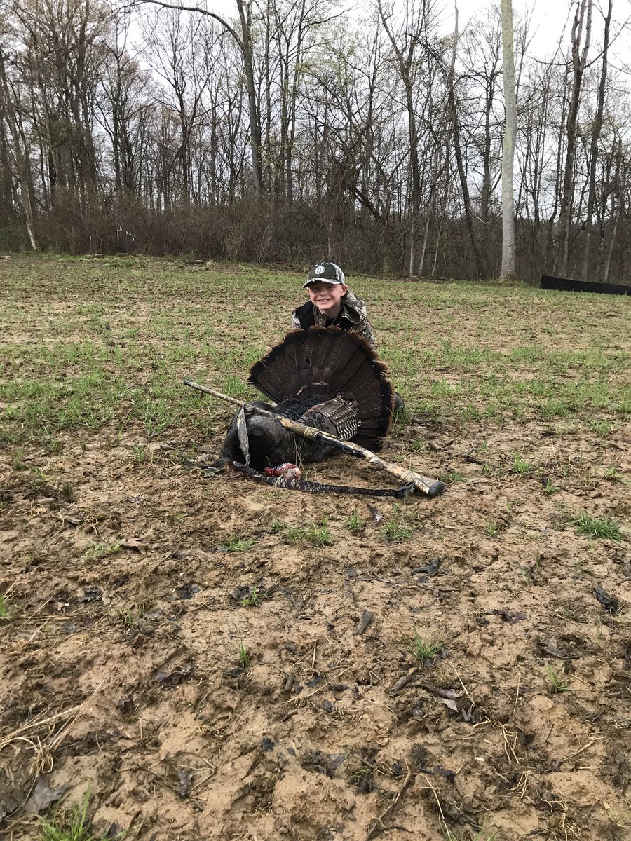 OhioHunterDad's tweet photo. Will is tagged out in Ohio!  #BBD #OhioYouthSeason Way to go Will! https://t.co/C9Y76ChLo7