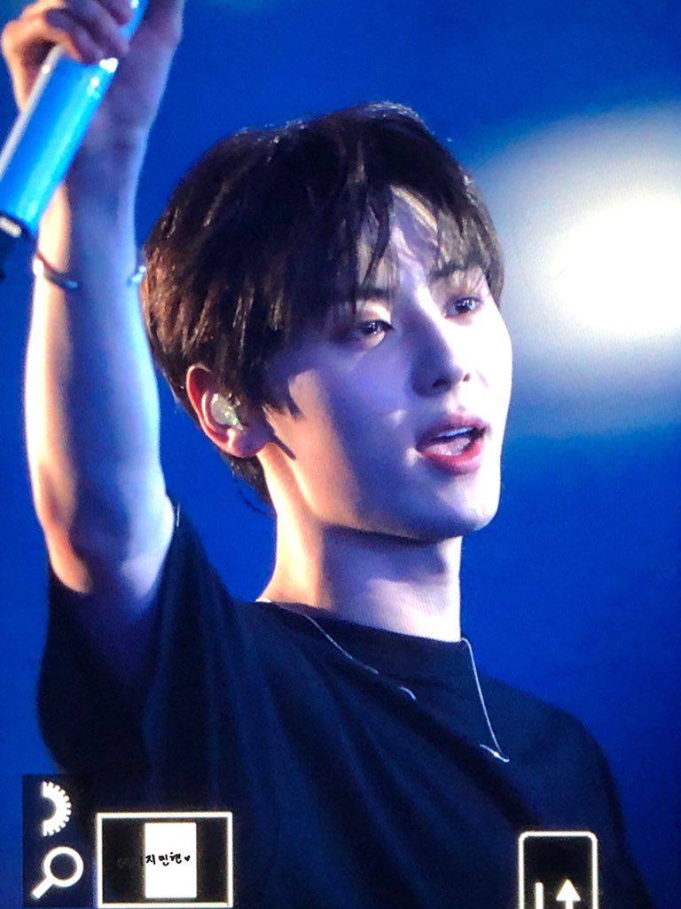 daisy_MinHyun's tweet photo. 190414 #뉴이스트 #민현 #황민현 SEGNO 프리뷰 https://t.co/Y2ITb5MKj3