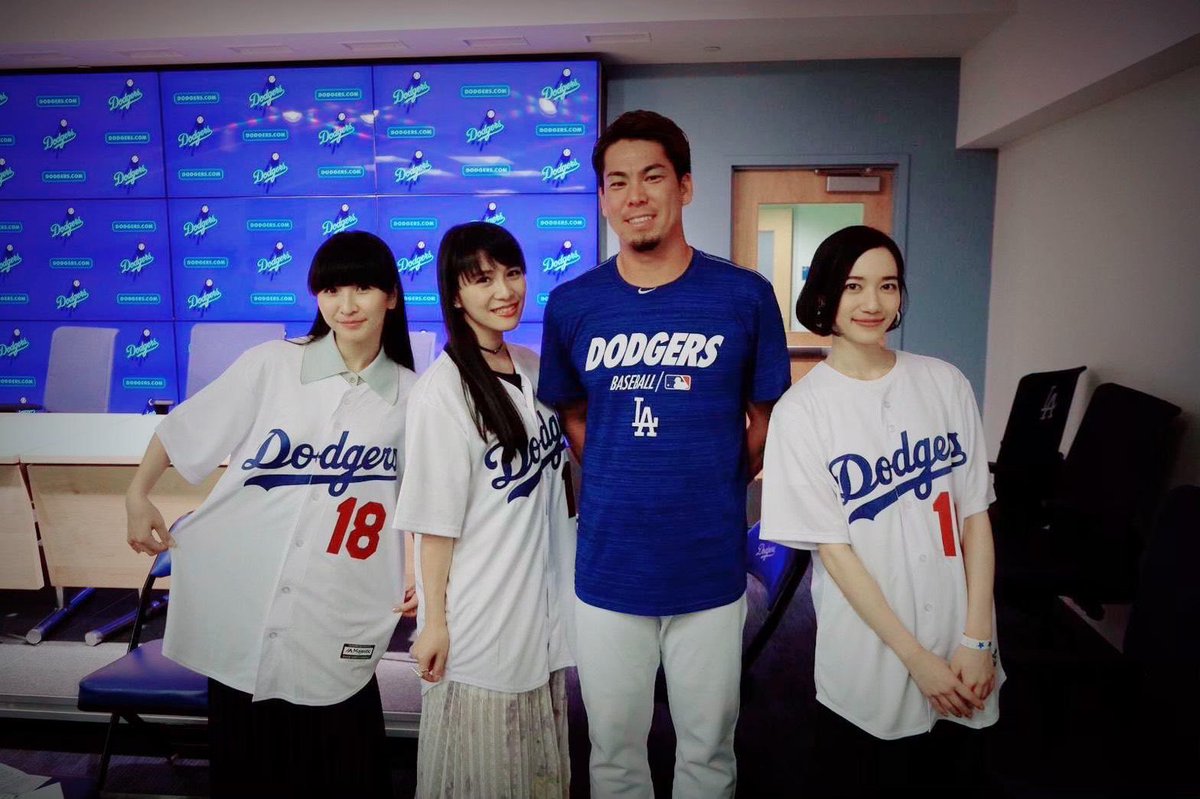 carp_buun's tweet photo. ➡マエケン、Perfumeと初対面wwwww -https://t.co/MTbXL0jnFn

※パフューム公式「やっと会えたーー！！でも初めてじゃないこの感覚はなんなんだろう。広島を愛しているから？彼の気さくさ？すぐ打ち解けてもう地元友達。」

#前田健太 #Perfume #Dodgers #広島出身 https://t.co/gE2PLT49ae