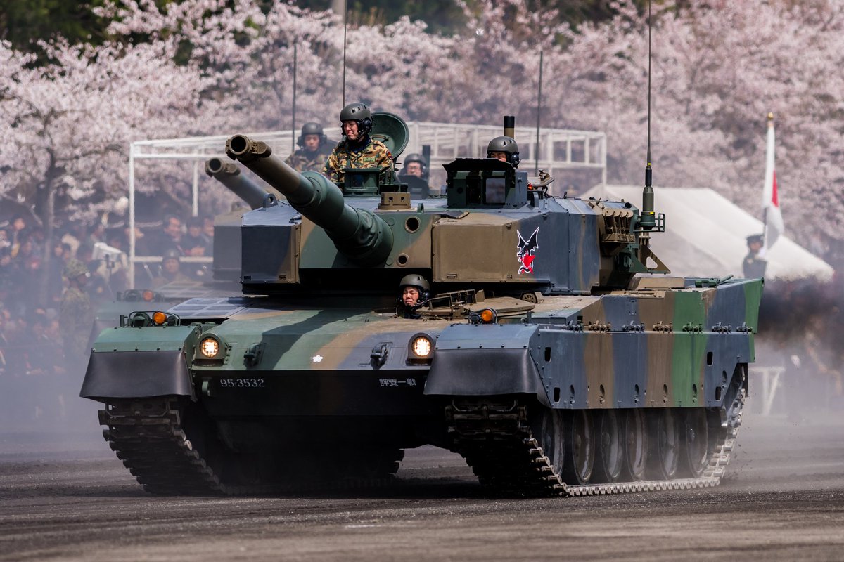 4/14 滝ヶ原駐屯地45周年記念行事 FTC 90式戦車。評価支援隊迷彩に