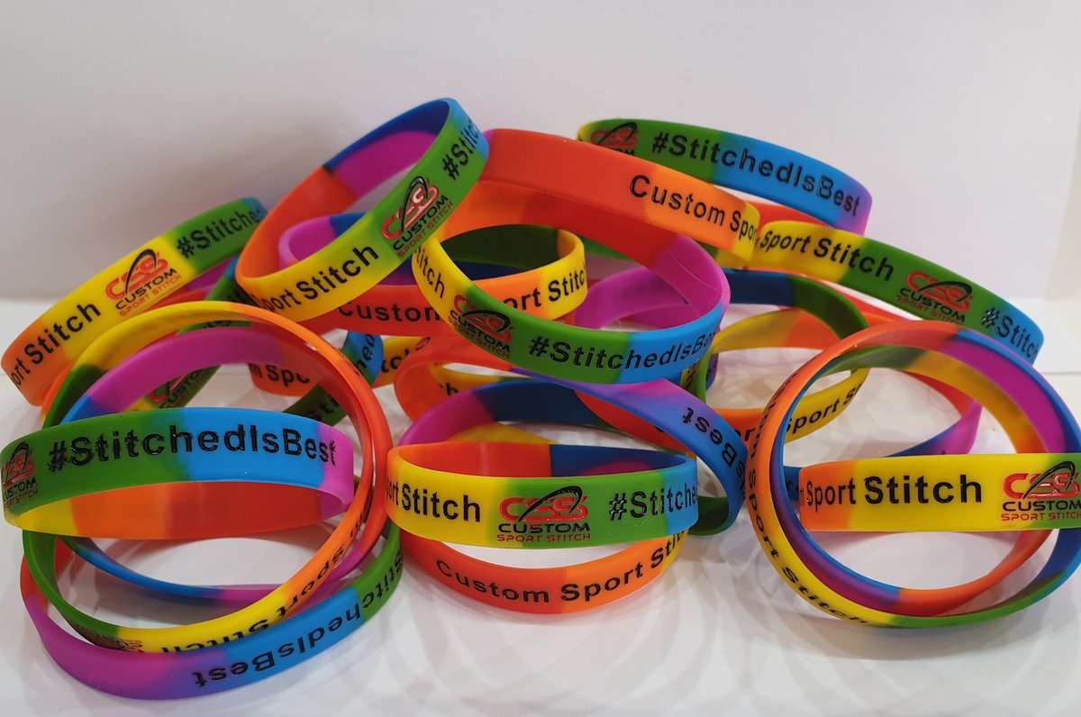 LesleyBalmer's tweet photo. @MurphOnIce @Clantastic @officialEIHL @FreeSports_TV @BelfastGiants @cardiffdevils Hey @MurphOnIce have you got a @csportstitch rainbow band? Pop round to box 39 I have one for you 😉🌈🏒 #ShowTheColours https://t.co/jqSwTCNS45