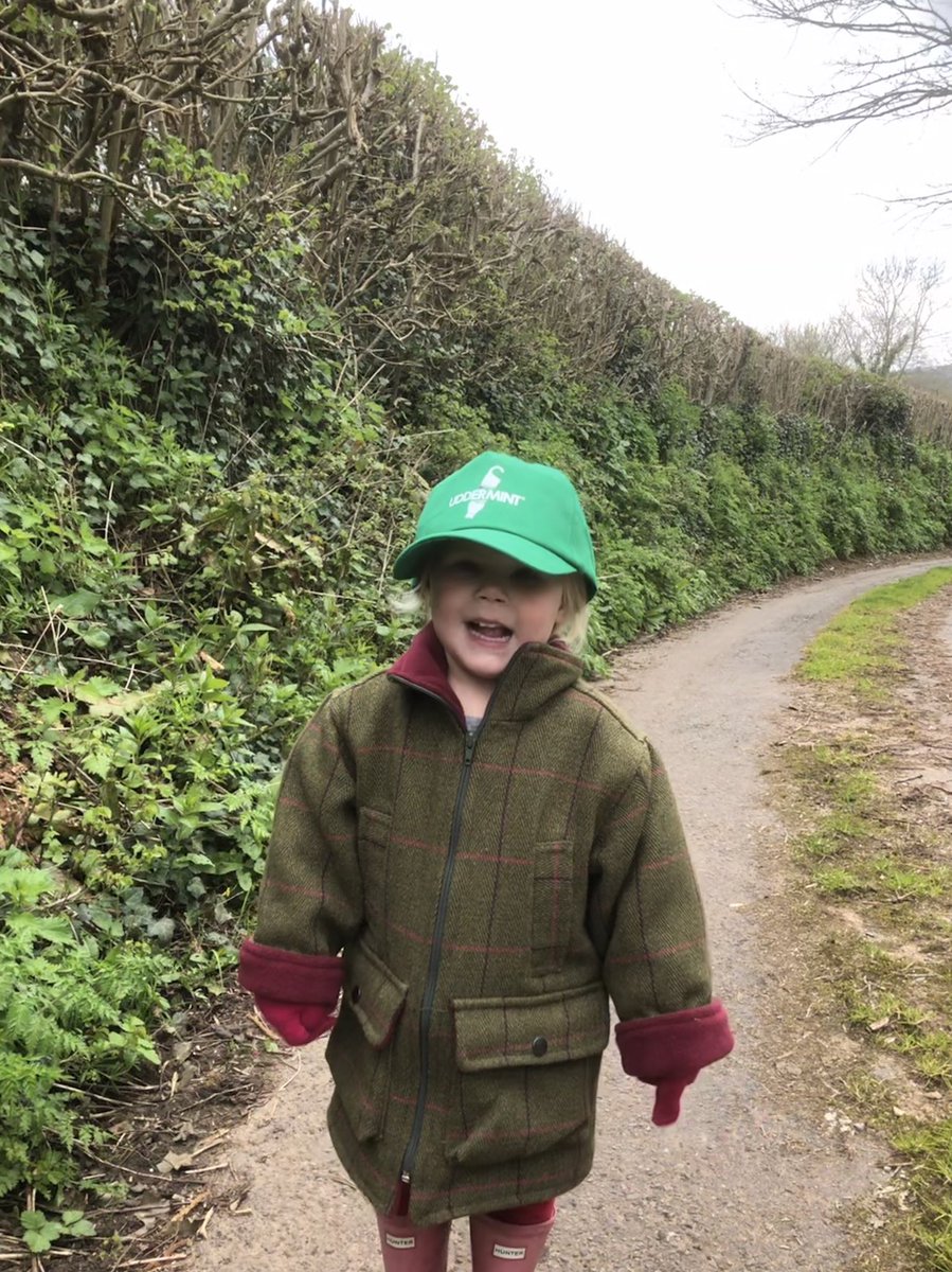 Parsonsfarmsups's tweet photo. Hey @Uddermint do these hats come any smaller #teamdairy https://t.co/EMQyGqgORd