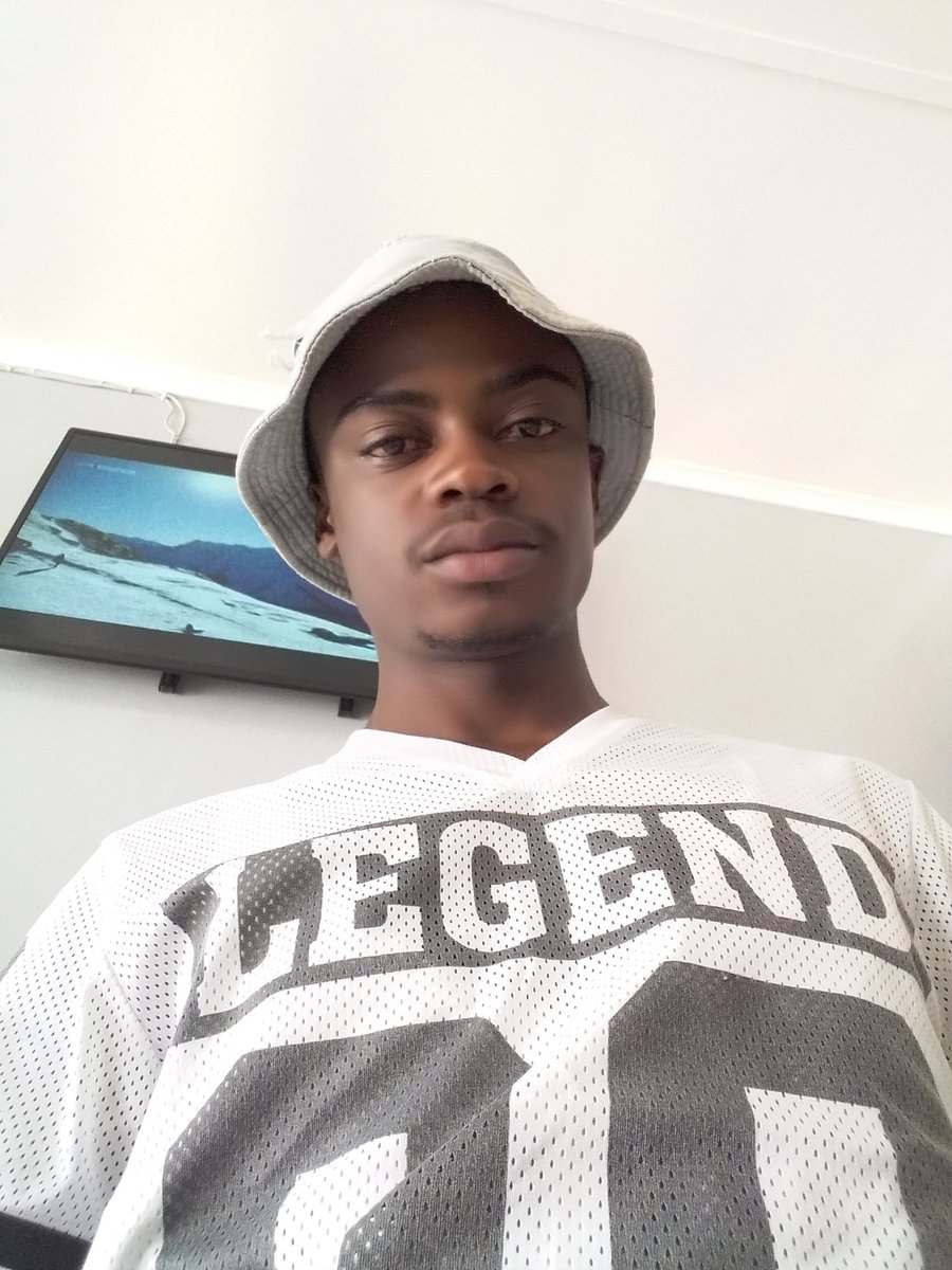 EdmundVera2's tweet photo. @MinenhleKunene_ @Boit_shepo https://t.co/fd9ga6ZZtS