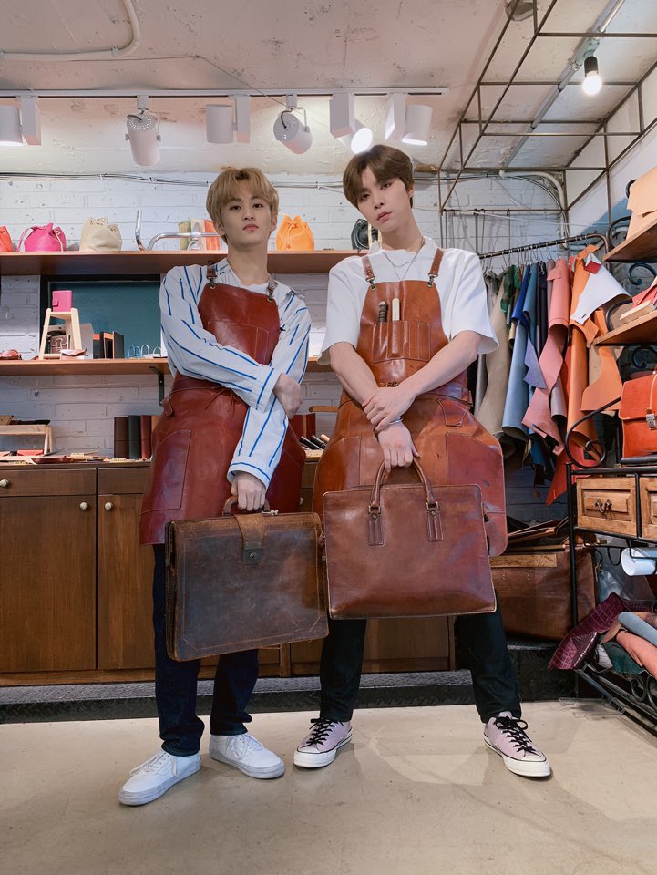 NCTsmtown_127's tweet photo. Hahahah
How do you guys like our passport wallets? Didn't we do okay? 
Lol it was fun making them with my bro Johnny and it was funny making it for each other haha
#NCT #NCT127 #JCC #JOHNNY #MARK https://t.co/3zmv9pyVuh