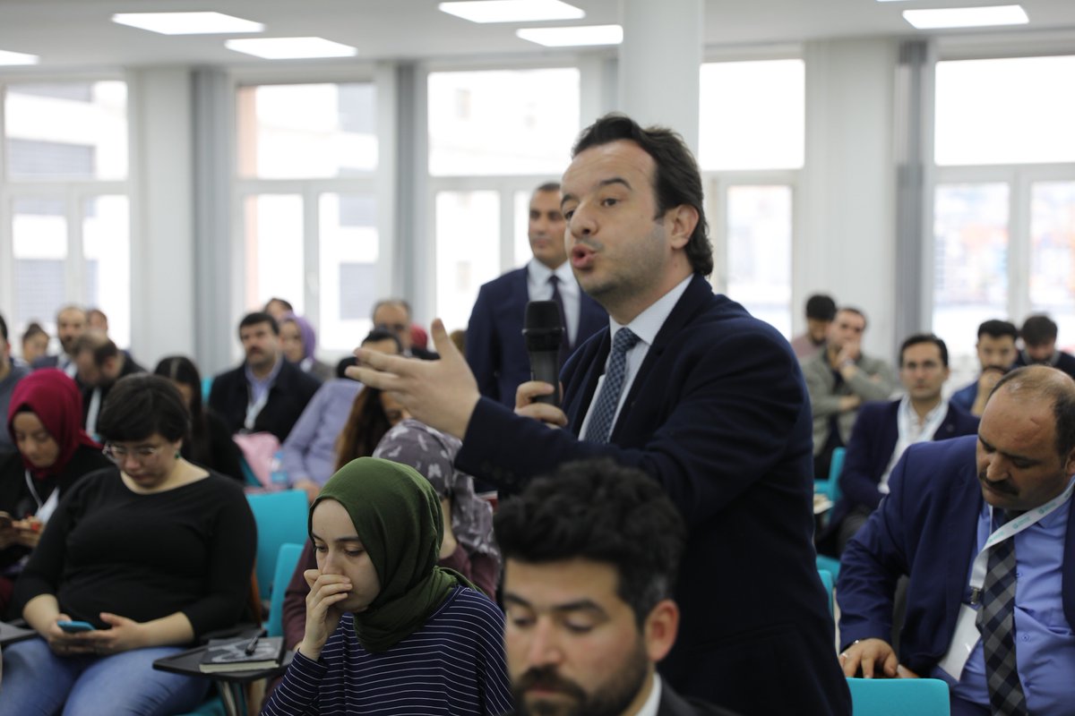 kdaorgtr's tweet image. 6 haftadır #KültürelDiplomasi'yi farklı isimlerden dinleyen katılımcılar çıkarımlar oturumunda neler öğrendiklerini ve yorumlarını paylaştılar. #culturaldiplomacy #kda
#çelebi
 #anka 
@AHENK11360508
@ArdKda 
@harmankda
@CinarKda
@devrialemkda
@kdayedicihan
@kdagrupmozaik