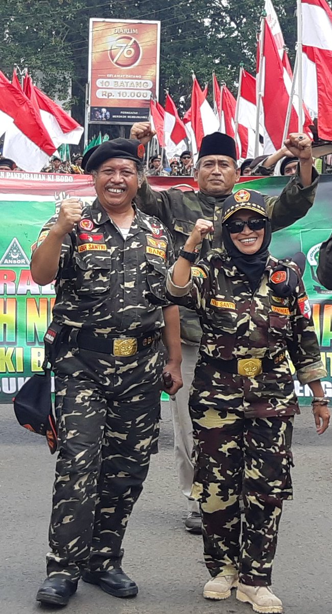 #MerahPutih...Benderaku
Bukan bendera yang lain. 
Darah merah dari Ibuku. Darah putih dari Bapaku. Merah Putih lambang Birrul walidaini. Bendera Merah Putih... mengingatkan kewajiban kita agar berbakti kepada kedua orang tua kita. 
#ILoveMerahPutih
#ILoveNKRI