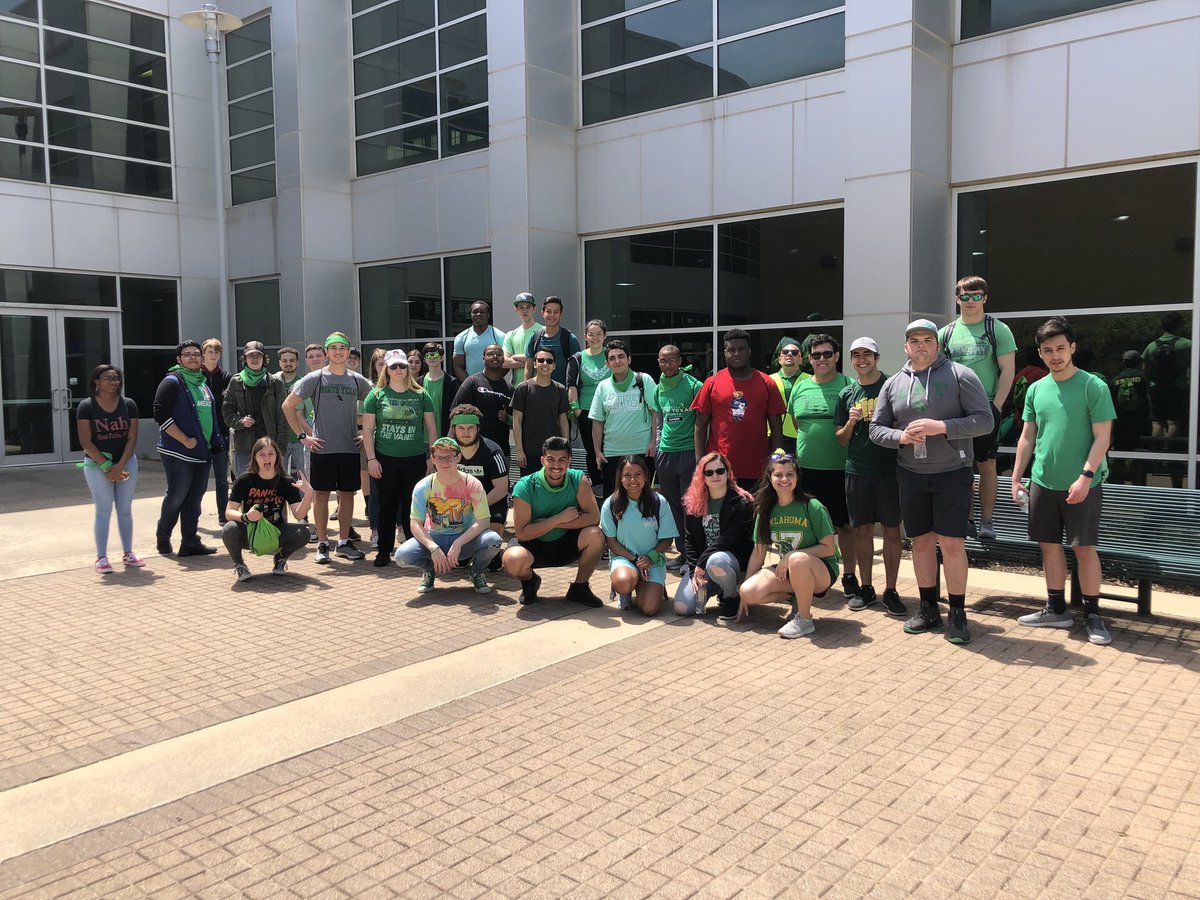 gomez_chris77's tweet image. Kinda late but this was fun 😌 Excited for this Fall. #UNTAdmitDay #TeamENG