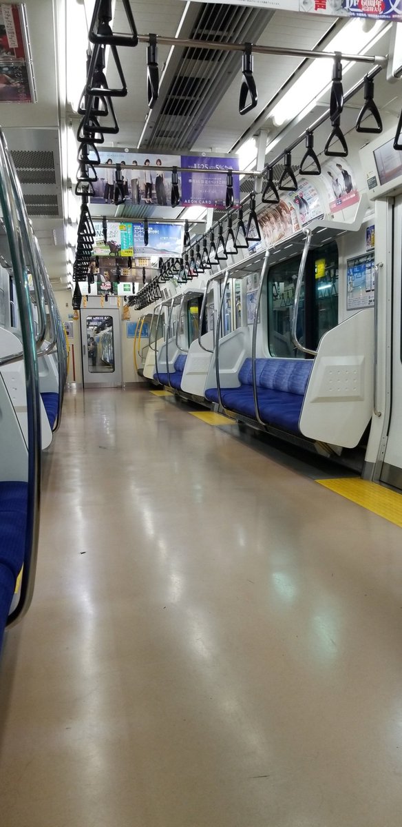 LaurenOlivia20's tweet photo. // Thought I snapped a rare picture of an empty train car, turns out that train was done for the night. I proceeded to get kicked off 2.5 seconds after this photo was taken #justtrainthings #japan2019 https://t.co/QkRAOq6SBt
