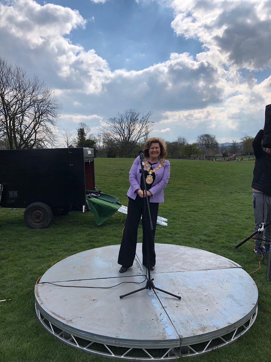 KirkleesMayor's tweet photo. Saturday April 13th 2019 perfect day #MayorFest @KirkleesMayorCh @GreenheadOf THANK YOU to all you wonderful folk for organising such a fantastic fundraiser @AshleighG87 @traceyking1976 @LiamDLking @RSPCAhx @KirkwoodHospice @59SquadronATC ! Love you all!!! https://t.co/kz0AzuAzEy