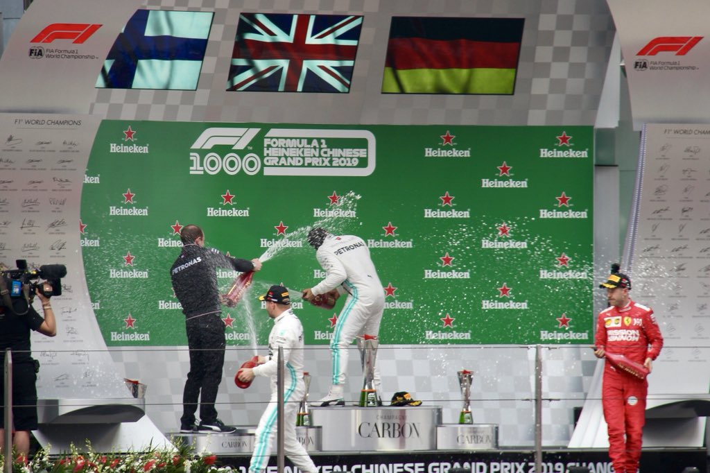kaedechopper's tweet photo. #F1 #Formula1 #ChineseGP #Race1000 #lewishamilton https://t.co/fuXNGFIrQM