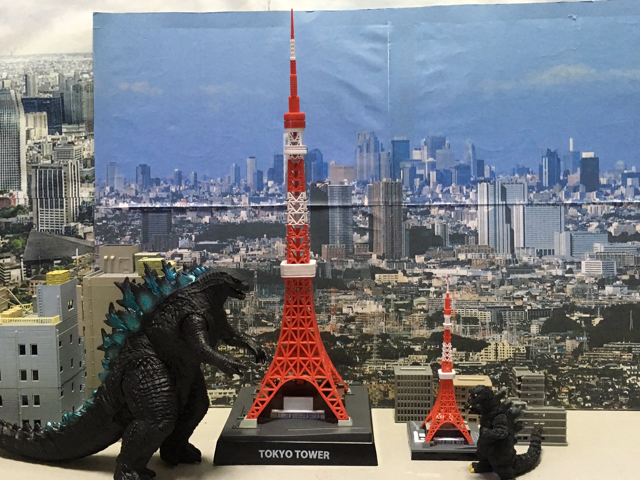 Godzilla as the Bridge: The Destruction of Hiroshima