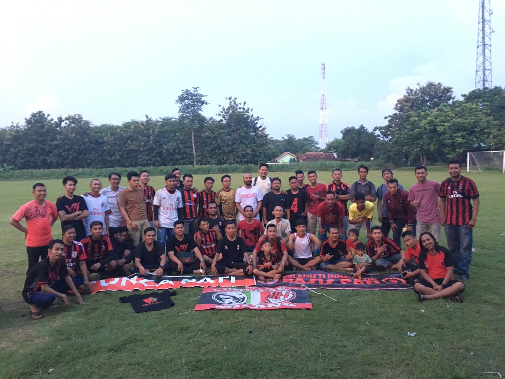MIBasisPati's tweet photo. Grazie dulur-dulur @MIbasisDemak sudah mampir ke kampung kita,hati-hati dijalan dan sampai ketemu lagi 👏🏼🖤❤️ https://t.co/pvjosXdiNh