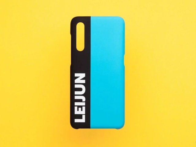 andro4all's tweet photo. Esta funda del Mi 9 únicamente es apta para los verdaderos fans de Xiaomi 😳 https://t.co/kCaPmolCOX #Xiaomi #AccesoriosAndroid https://t.co/5R4N7JySye