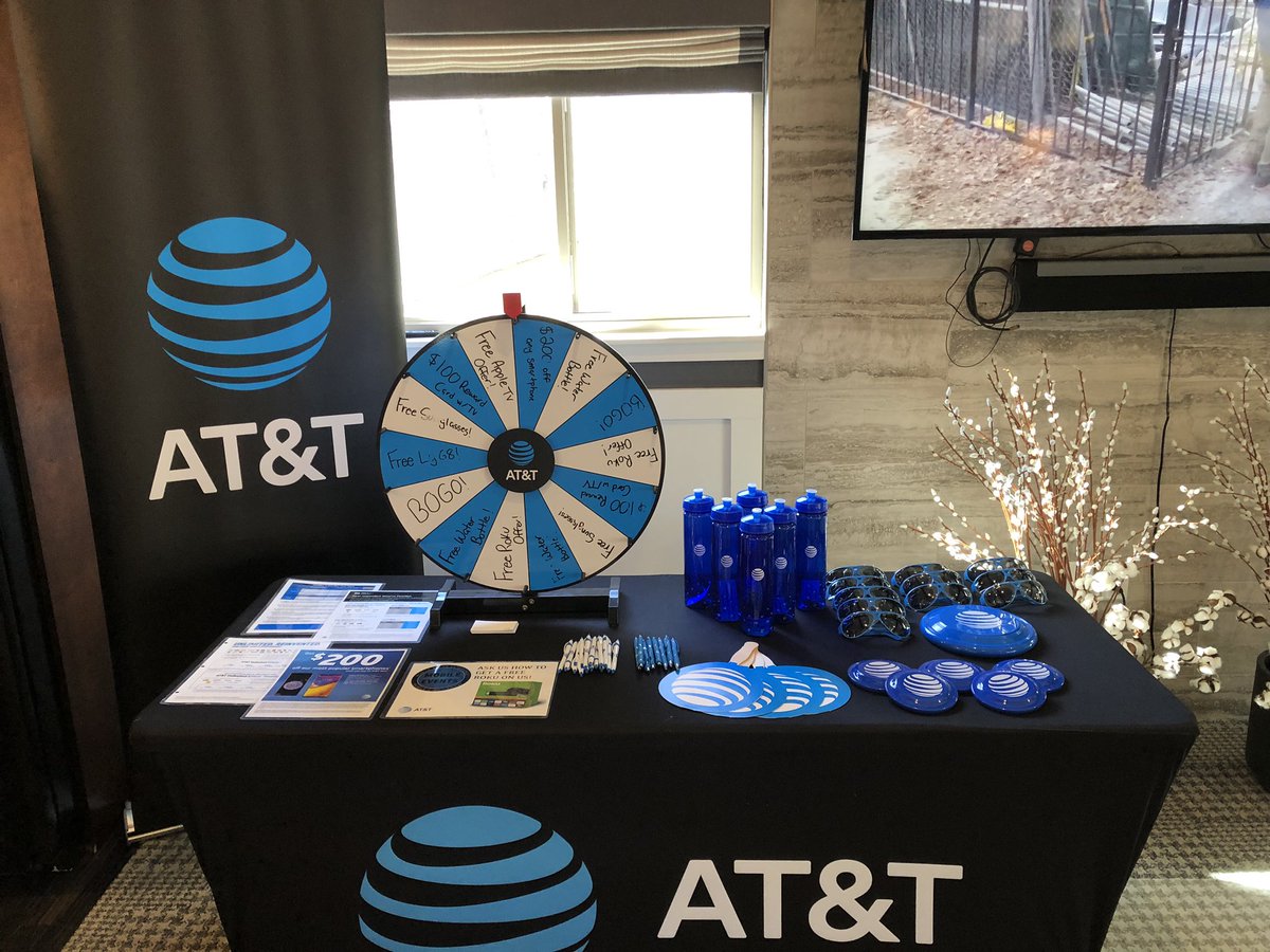 OliviaLe916's tweet photo. From hosting a Muffins and Mimosas Brunch to having fun with families at The Fun Spot, we sure were Painting the Central Blue! 💙🖤 @Samer_Kawash @shawnglinski @gigem96r @RobForsyth3 @brianjshay #LifeAtATT #PaintCentralBlue #WeAreGLM https://t.co/6AyLdZtb9y