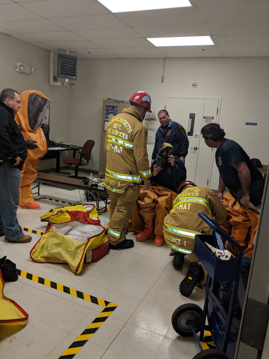 TauntonMAFD's tweet image. Taunton Fire Department Declares Hazmat Incident after Industrial Explosion tauntonfd.com/2019/04/14/tau…