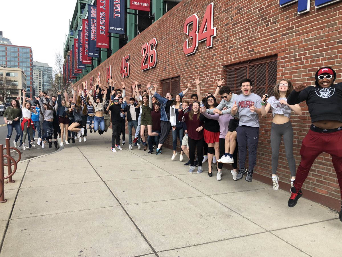 BBHHSChoir's tweet photo. FENWAY!!! @BBHHSorchestra @MrRexMusic #bustwo #gentlemen https://t.co/f3CZ95uslJ